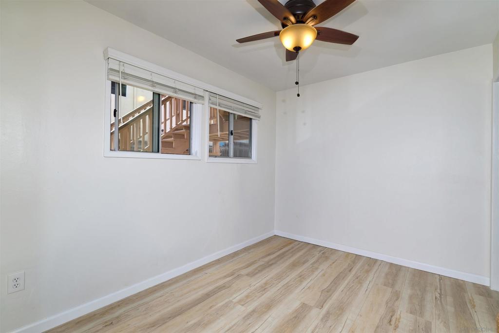 2127 2131 1/2 Felspar Property Photo 31