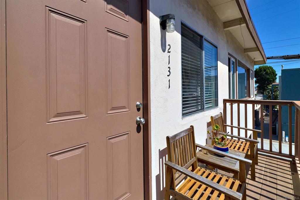 2127 2131 1/2 Felspar Property Photo 33