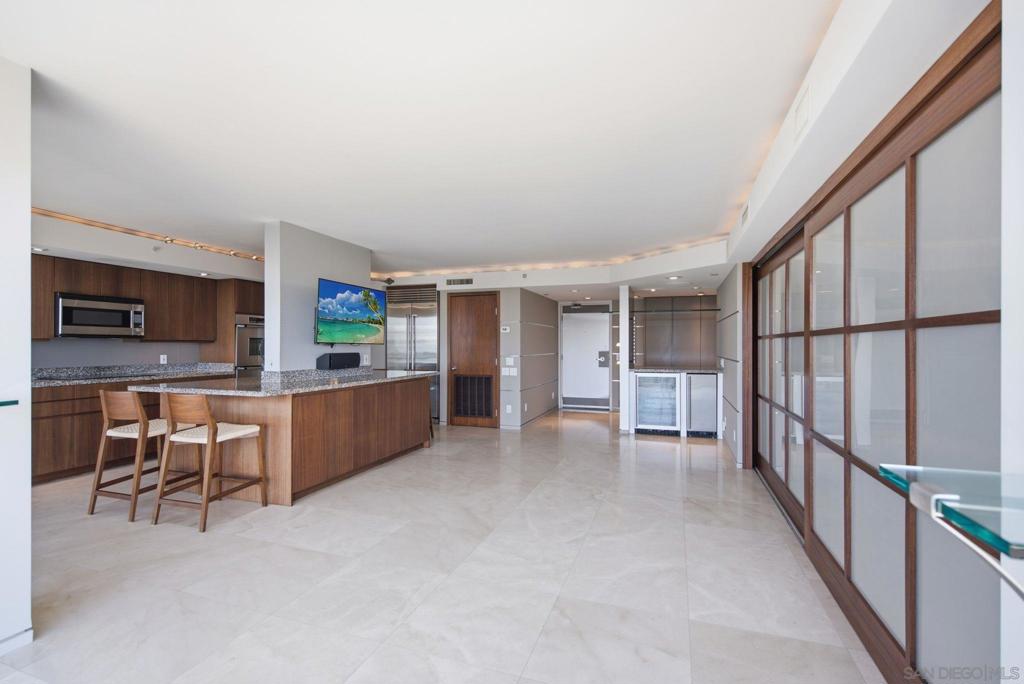 1710 Avenida Del Mundo Ph02 Property Photo 22