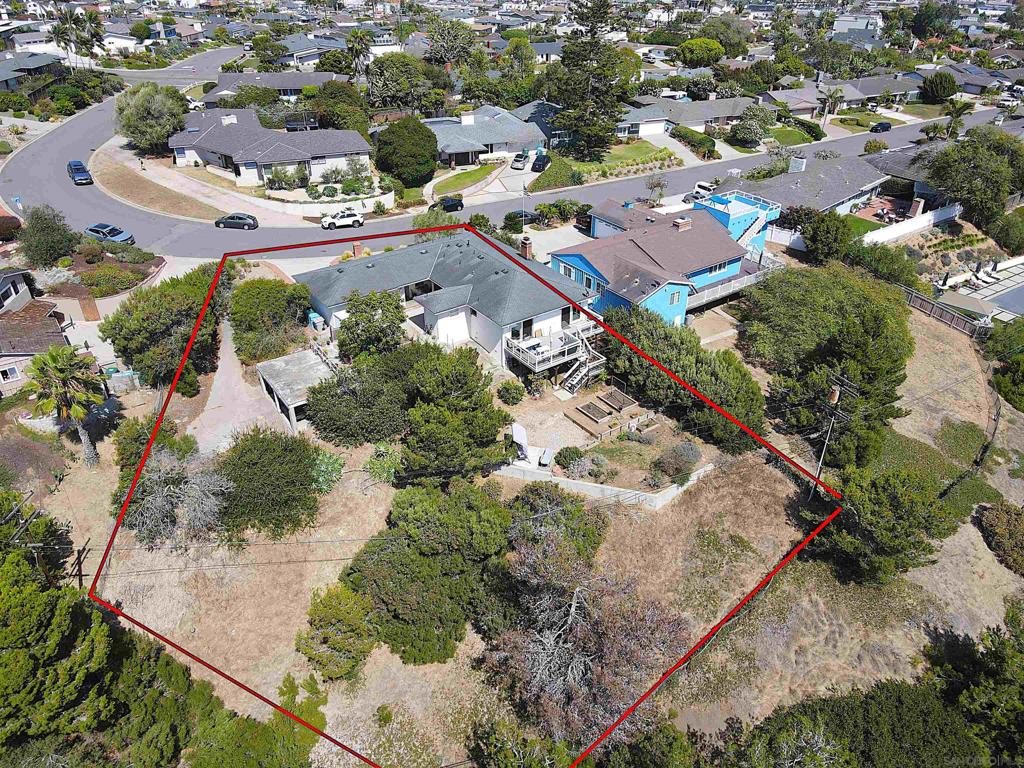 3577 Addison St Property Photo 3
