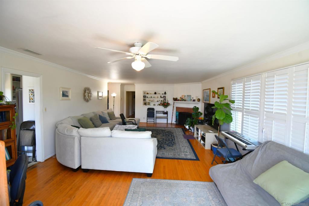 3577 Addison St Property Photo 6