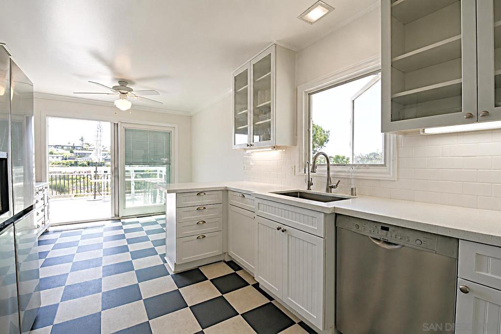 3577 Addison St Property Photo 8