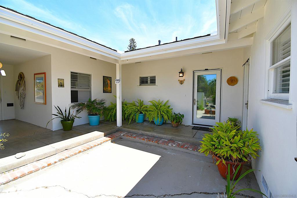 3577 Addison St Property Photo 11