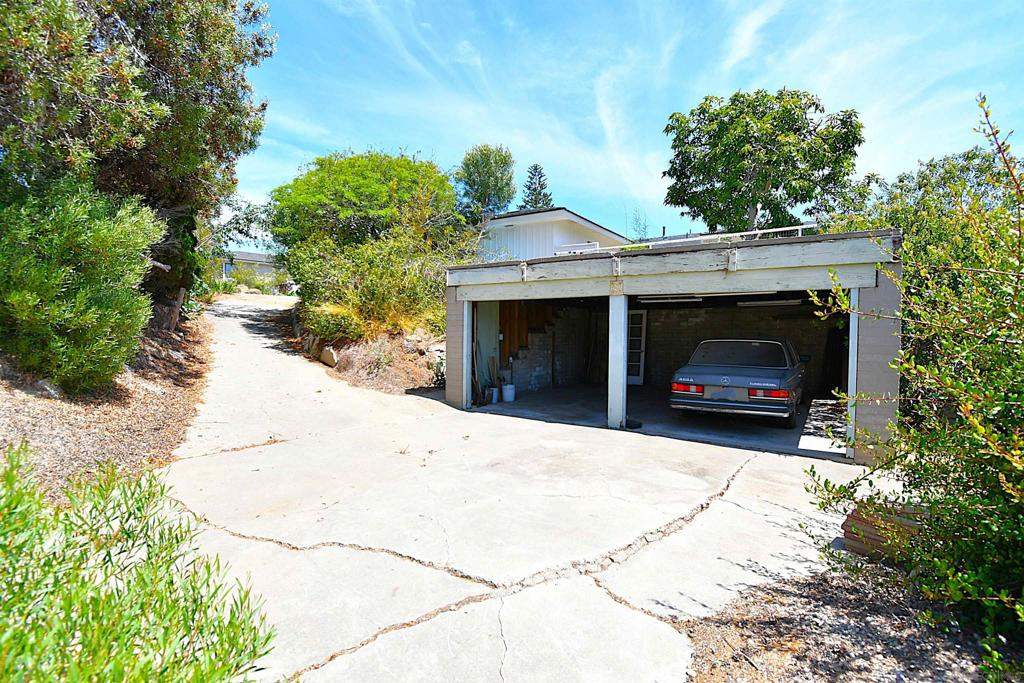 3577 Addison St Property Photo 23