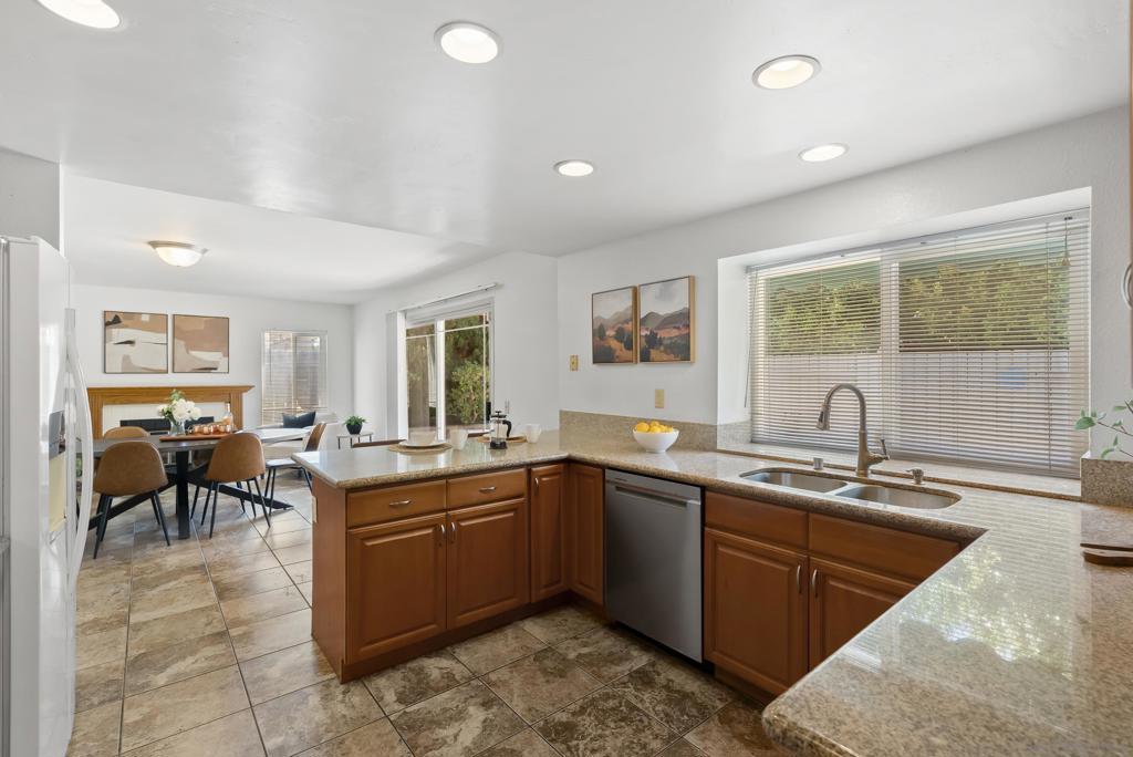 13310 Sparren Ave Property Photo 16