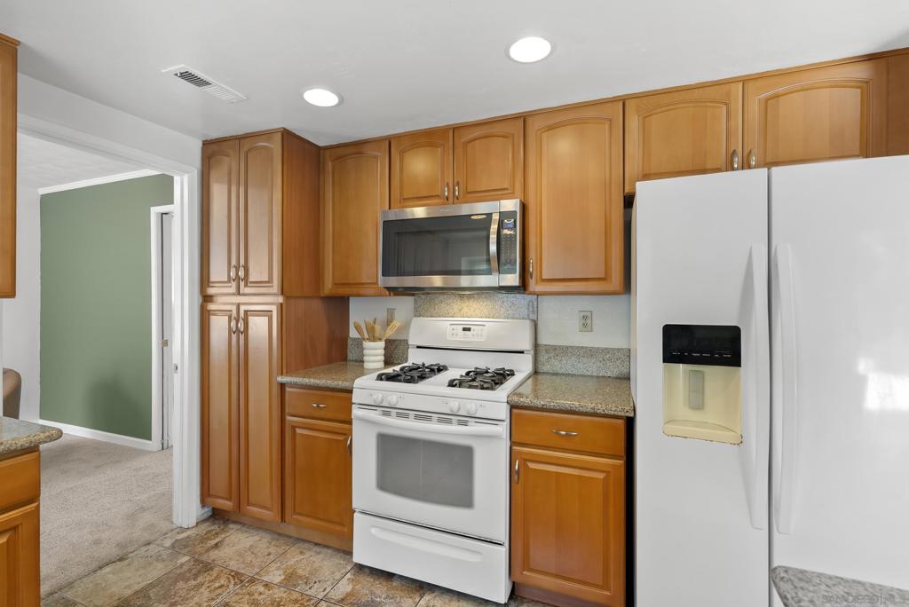 13310 Sparren Ave Property Photo 17