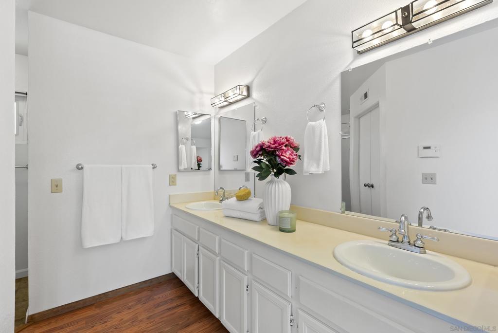 13310 Sparren Ave Property Photo 23