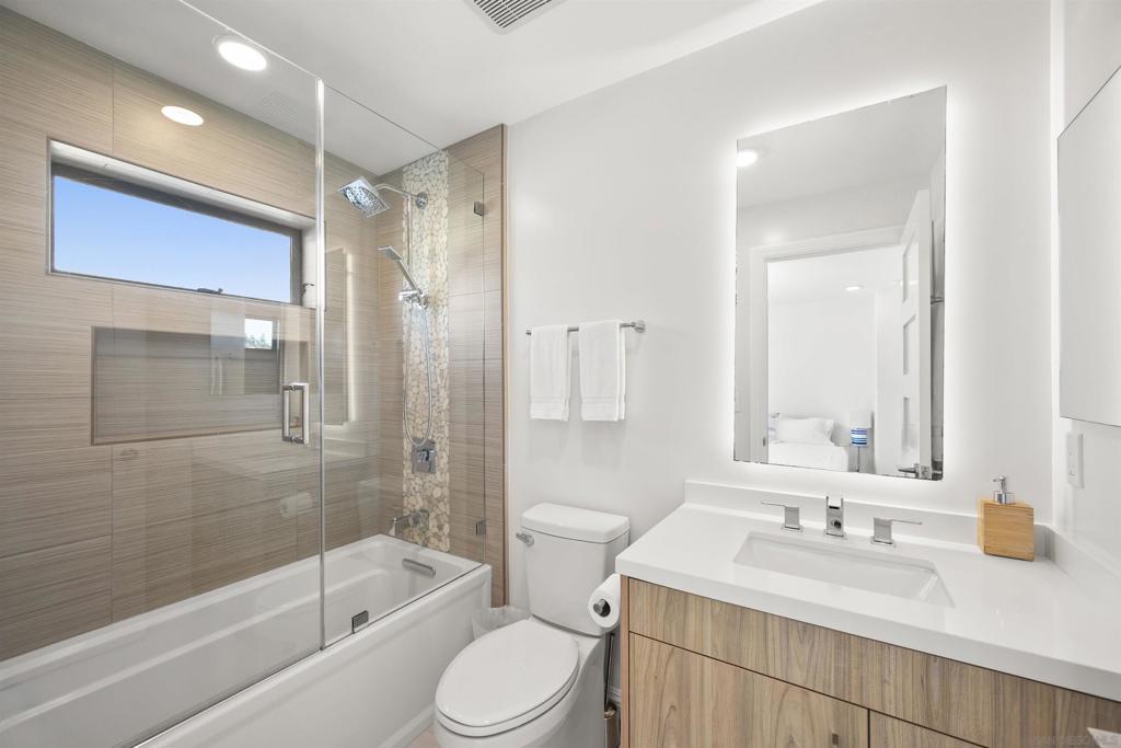 2925 Upshur Property Photo 14