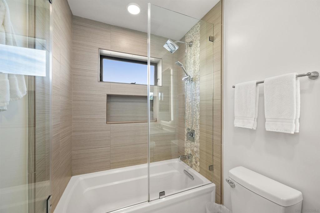 2925 Upshur Property Photo 15