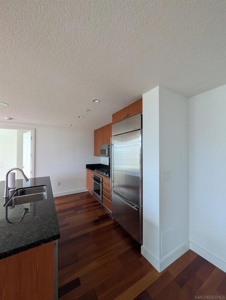 1205 Pacific Hwy 2504 Property Photo 6