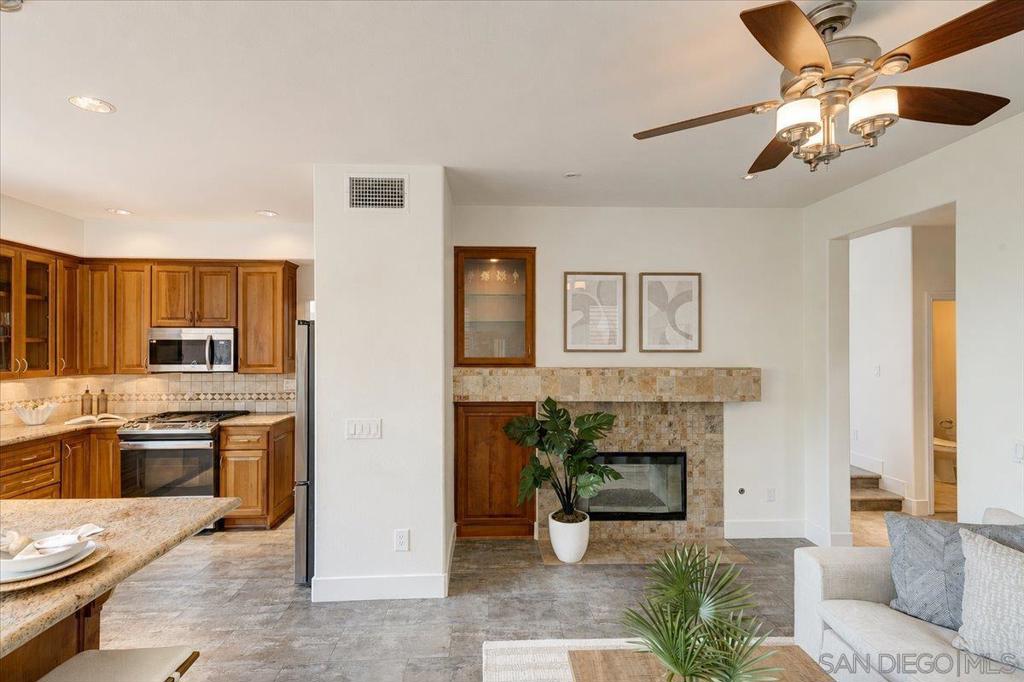 11912 Chalon Property Photo 8