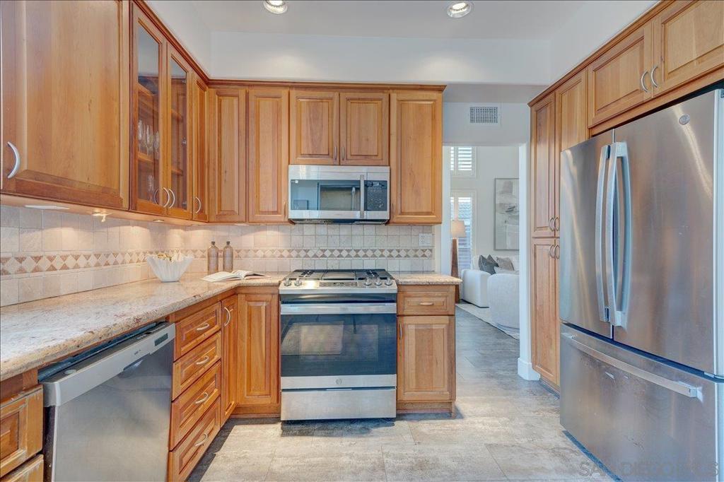 11912 Chalon Property Photo 13