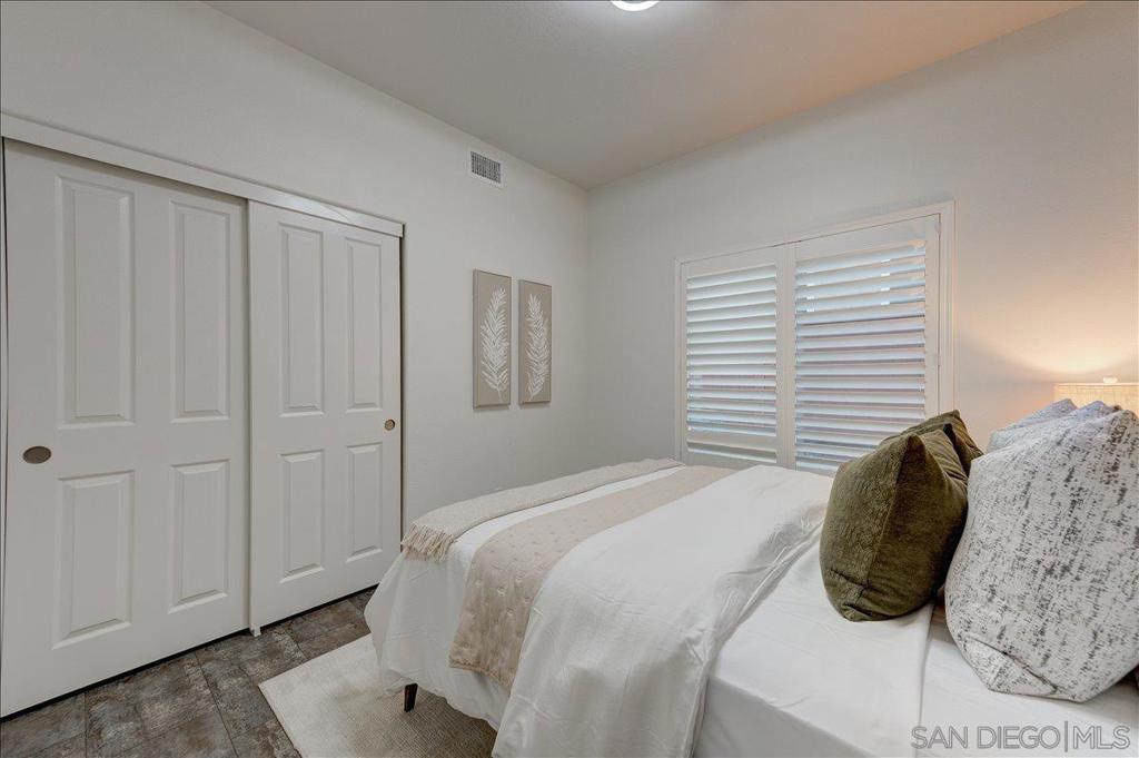 11912 Chalon Property Photo 14