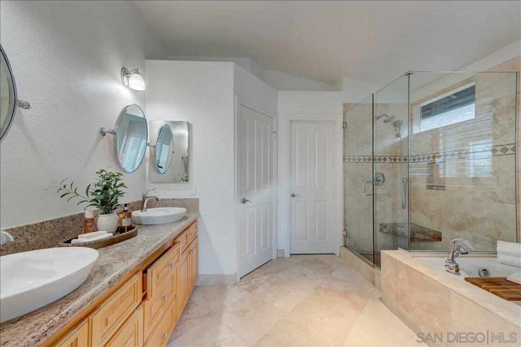 11912 Chalon Property Photo 17