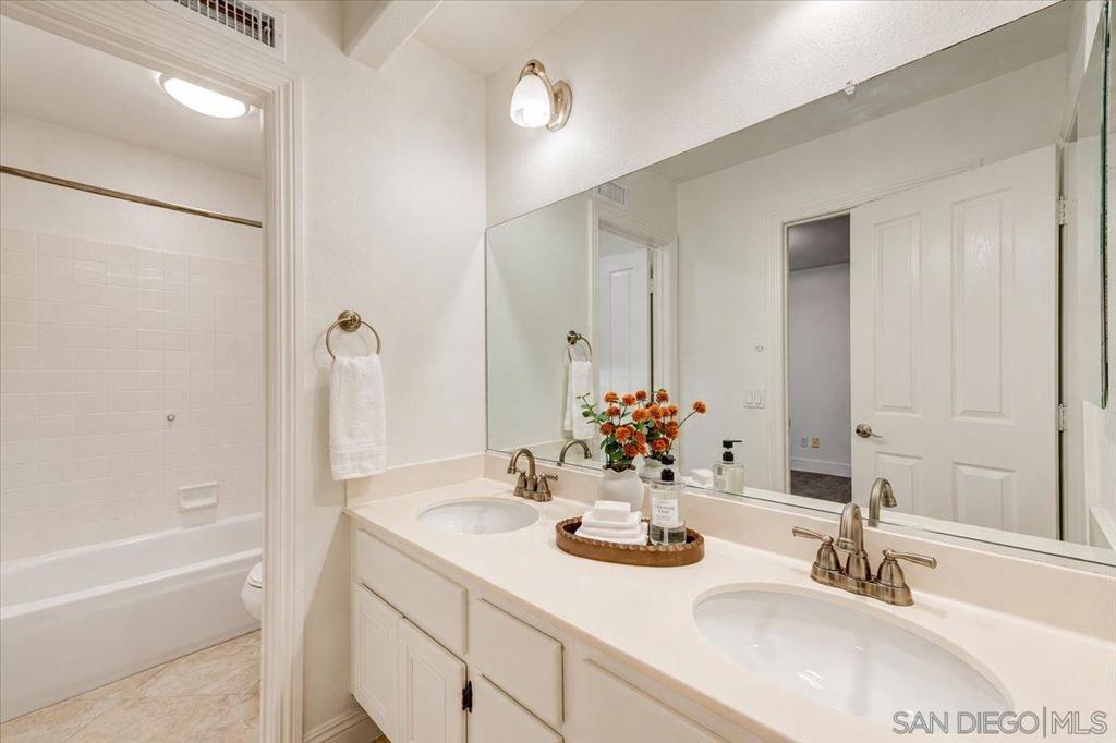 11912 Chalon Property Photo 19