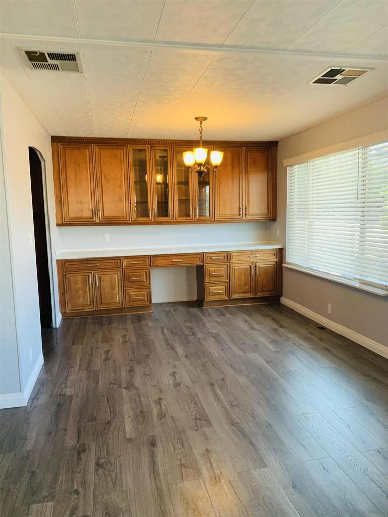 1145 E Barham Dr Unit #186 Property Photo 18