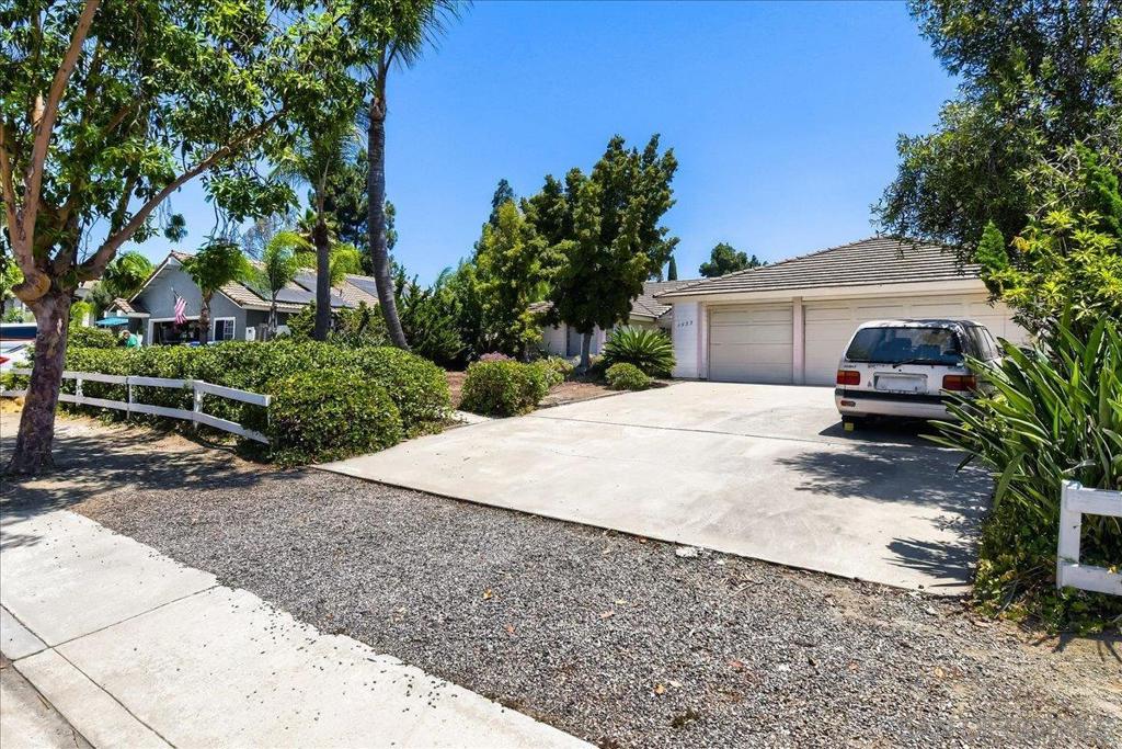 1555 Del Mar Road Property Photo 3