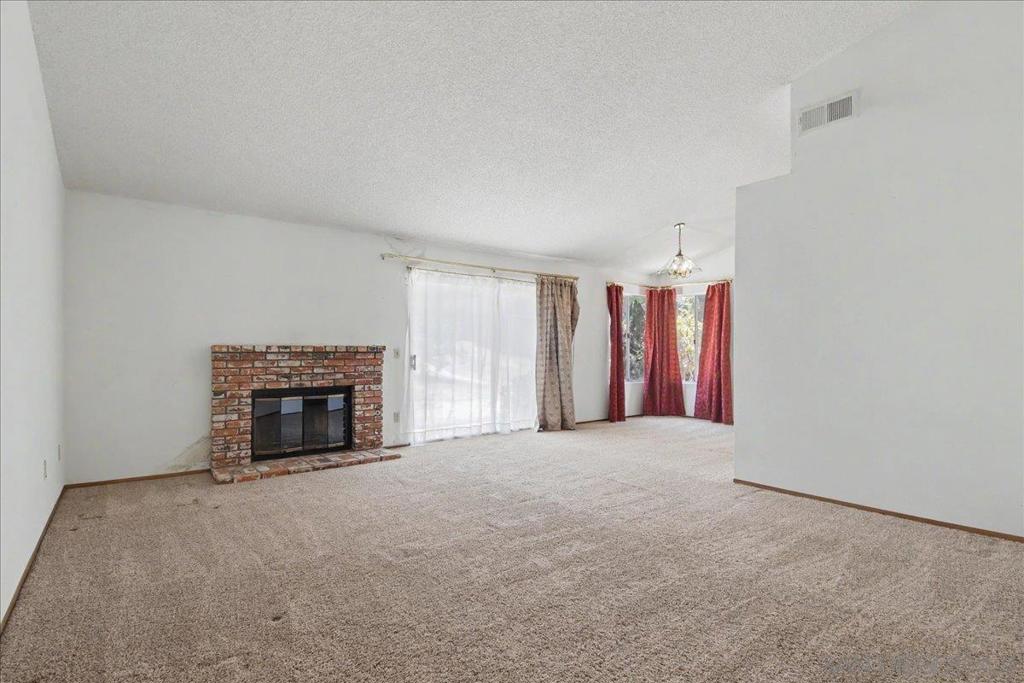 1555 Del Mar Road Property Photo 5