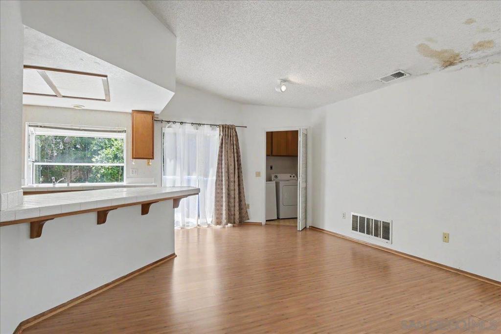 1555 Del Mar Road Property Photo 13