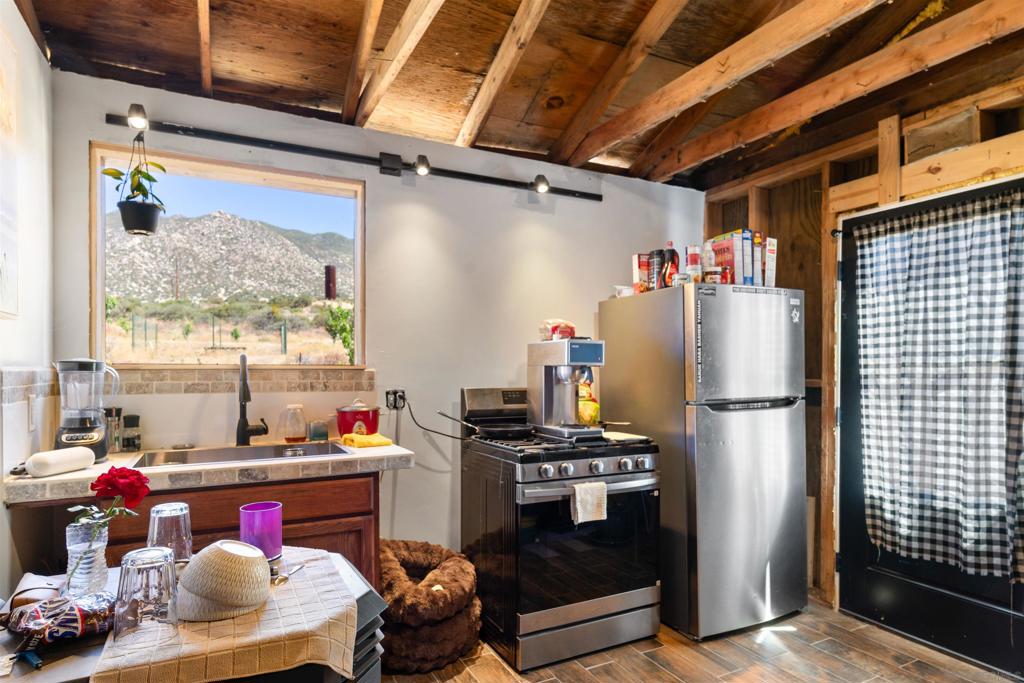 28391 Skyway Dr Property Photo 4