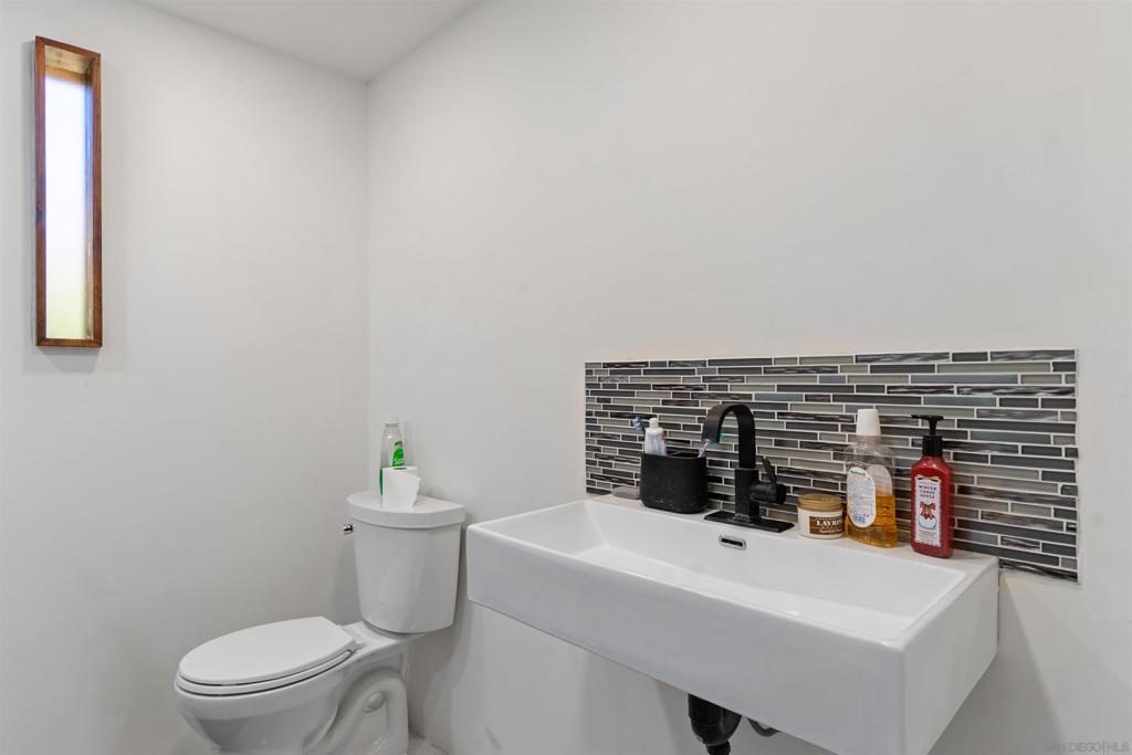 28391 Skyway Dr Property Photo 6