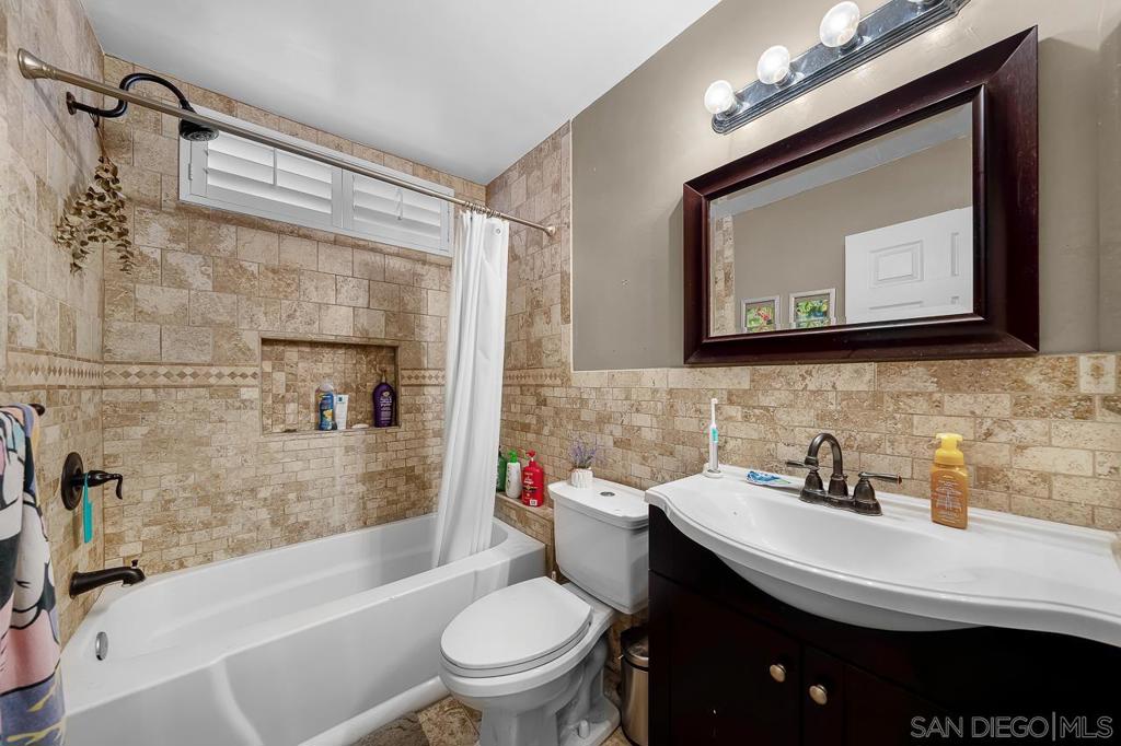 1545 Gregory St. Property Photo 20