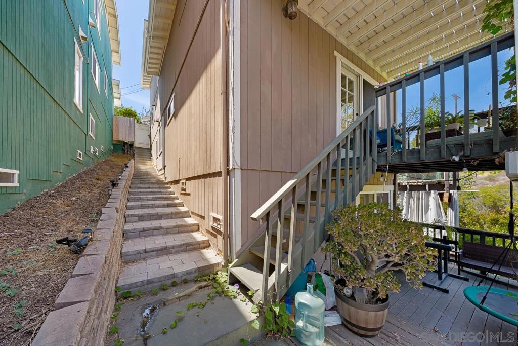 1545 Gregory St. Property Photo 33