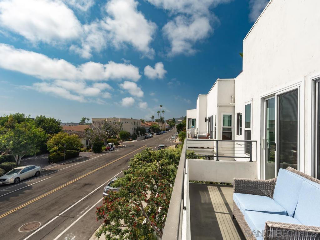 422 Rosecrans St 7 Property Photo 35