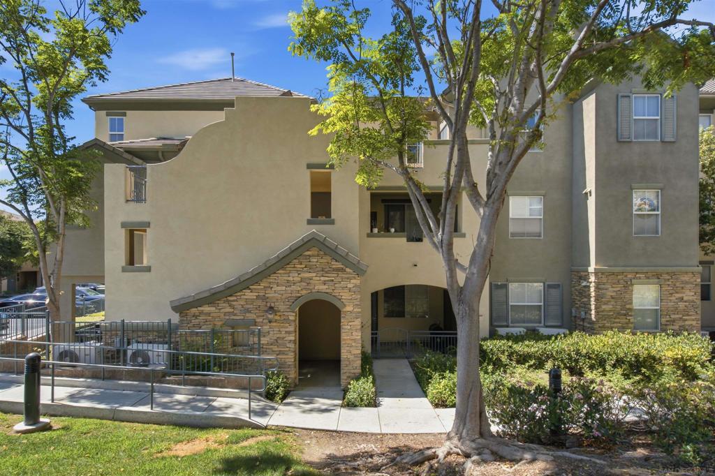 1890 Chambery Pl 2336 Property Photo 1
