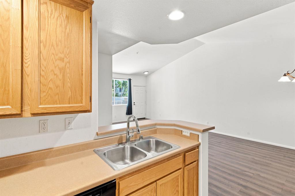 1890 Chambery Pl 2336 Property Photo 11