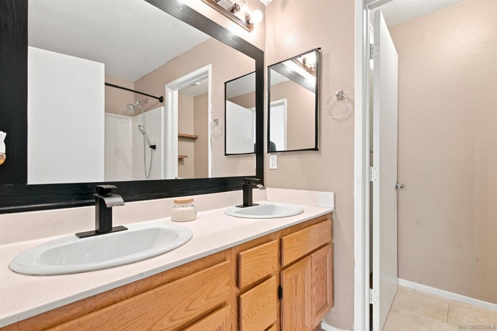 1890 Chambery Pl 2336 Property Photo 23