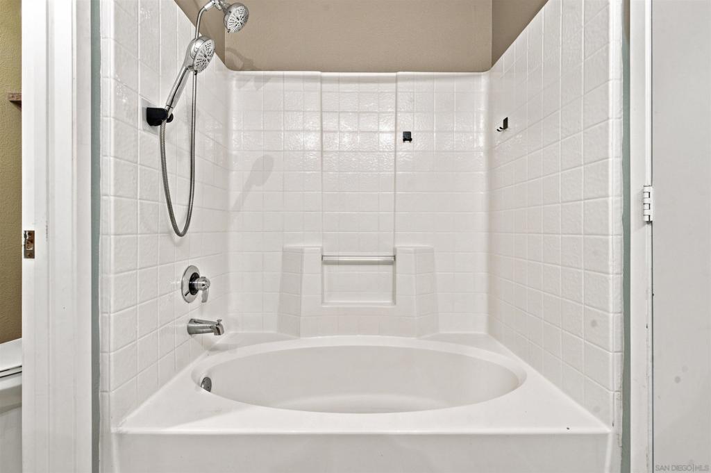 1890 Chambery Pl 2336 Property Photo 24