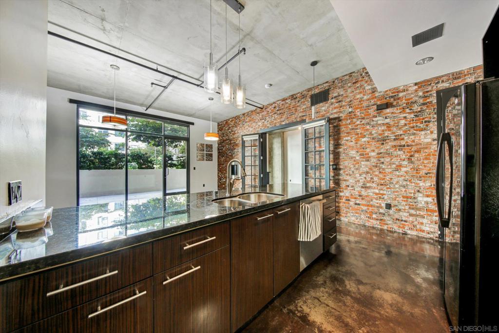 1050 Island 211 Property Photo 13
