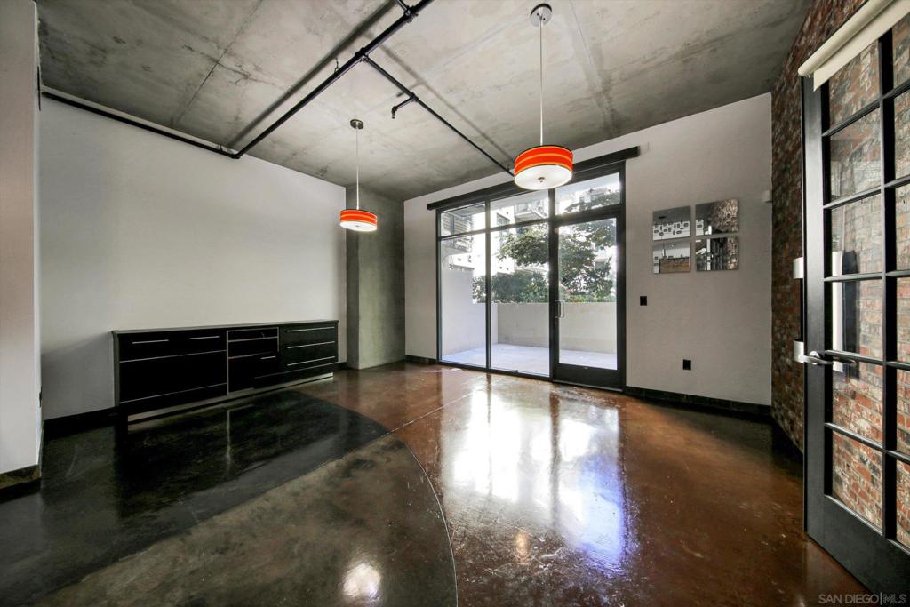1050 Island 211 Property Photo 15