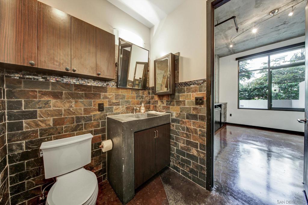 1050 Island 211 Property Photo 36