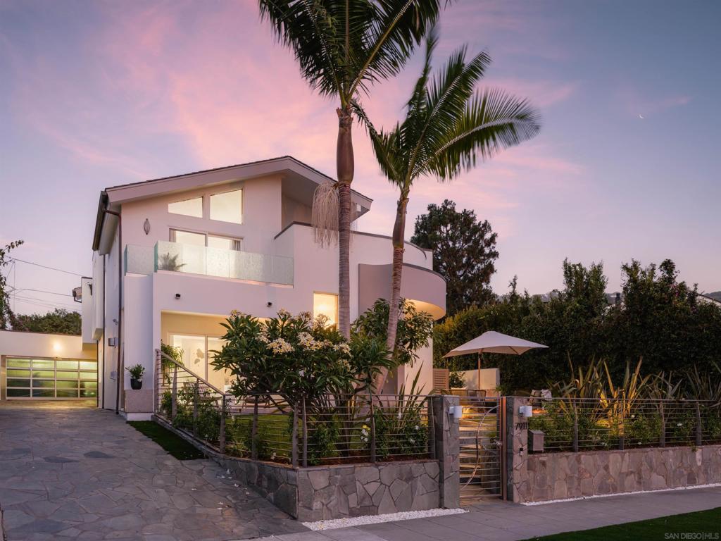 7911 El Paseo Grande Property Photo 1