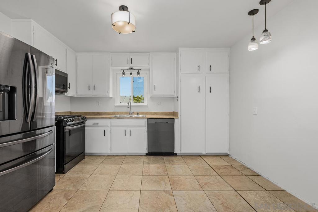 623 Aster Property Photo 5