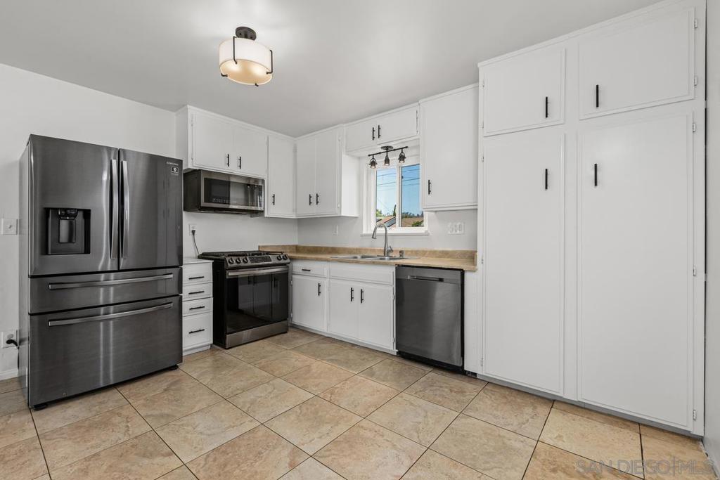 623 Aster Property Photo 6