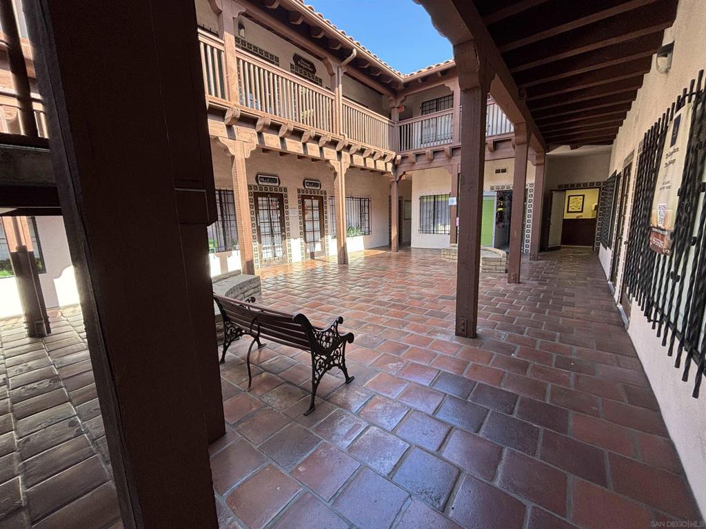 1919 Grand #2a-2d Property Photo 5