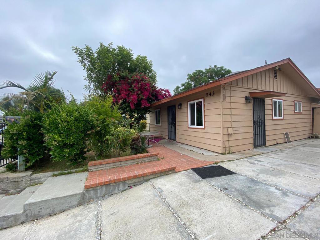 743 Park Pl Property Photo 1