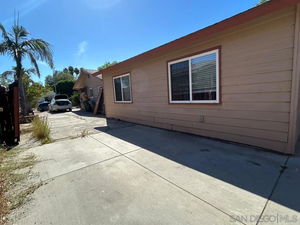 743 Park Pl Property Photo 3