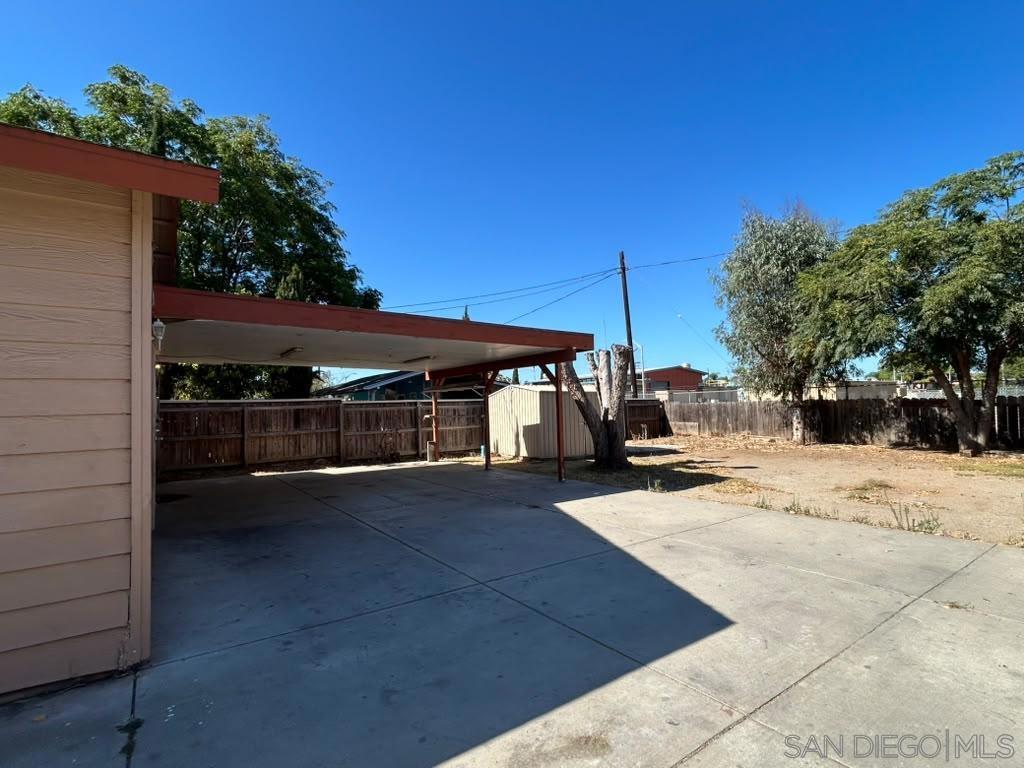 743 Park Pl Property Photo 4