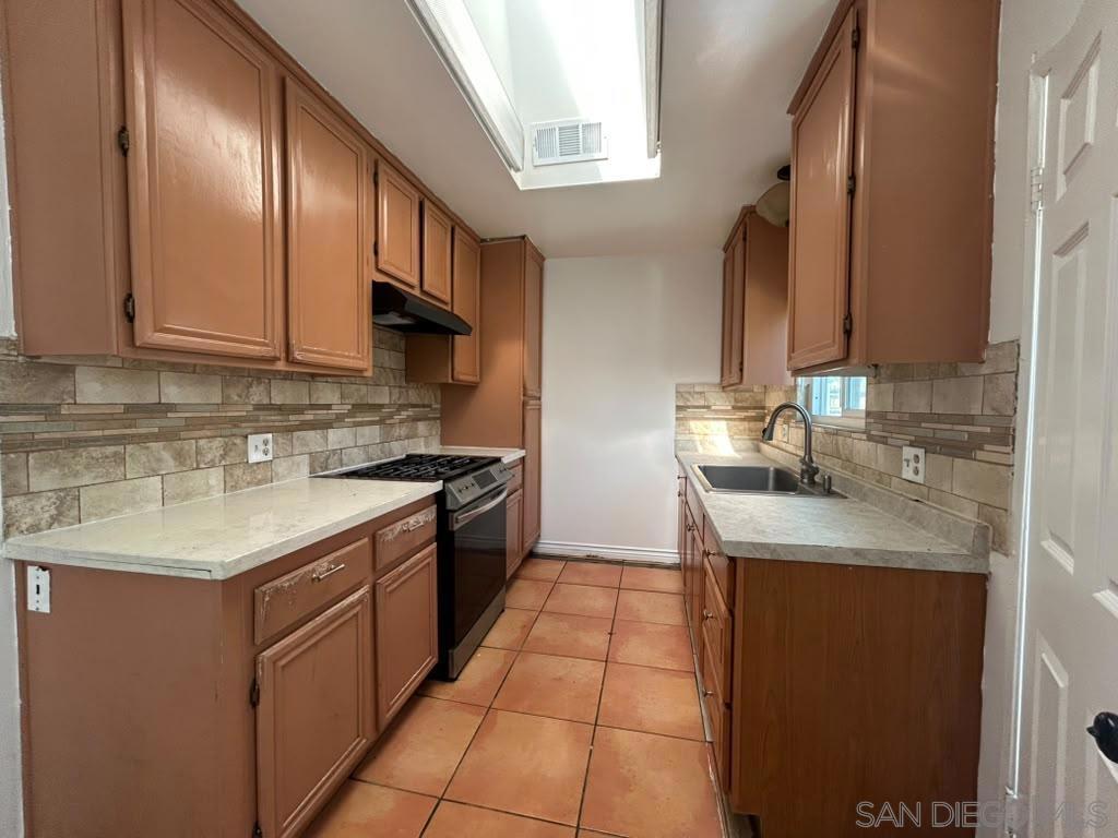 743 Park Pl Property Photo 9