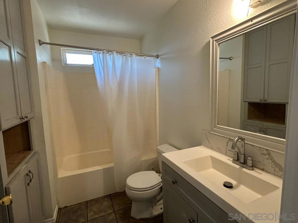 743 Park Pl Property Photo 13