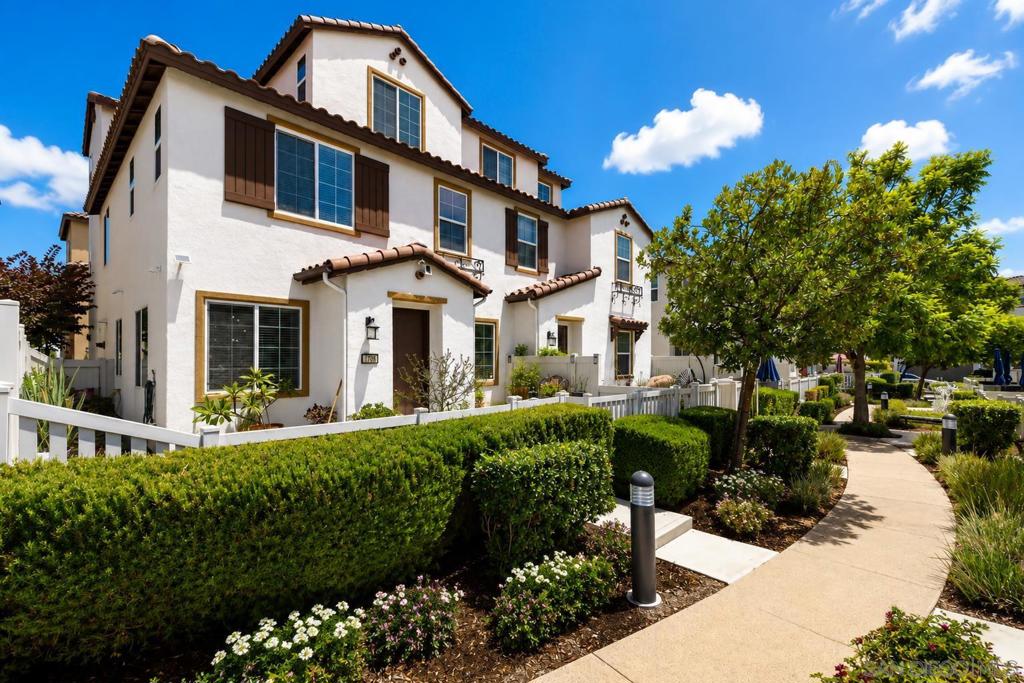 1708 Frangipani Property Photo 4