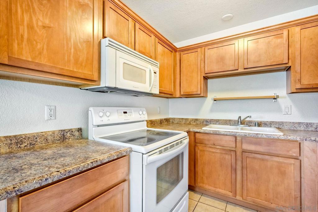 3285 Ocean View Blvd 14 Property Photo 5