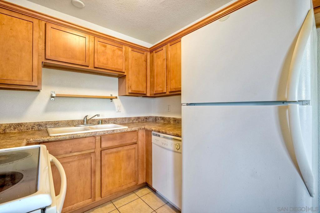 3285 Ocean View Blvd 14 Property Photo 6