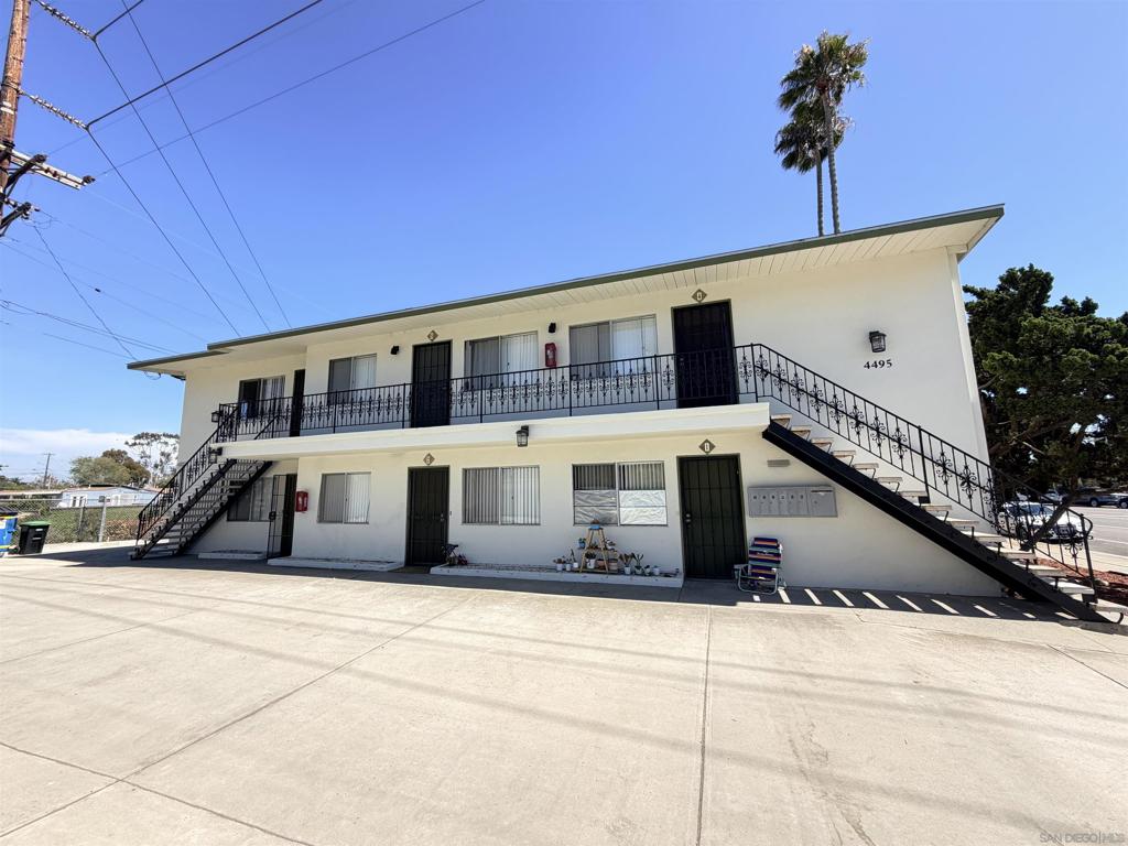 4495 Clairemont Drive Property Photo 3