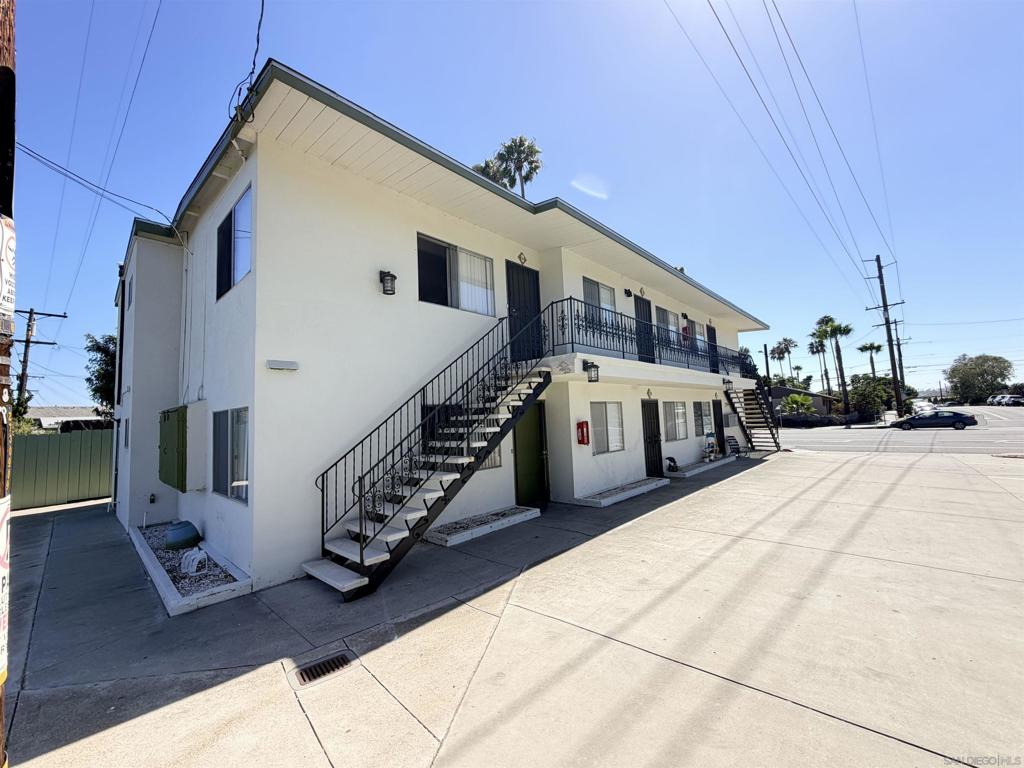 4495 Clairemont Drive Property Photo 4