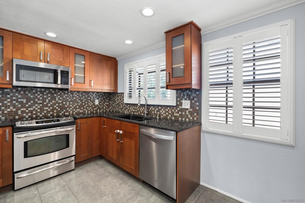 1411 Robinson Ave 14 Property Photo 4